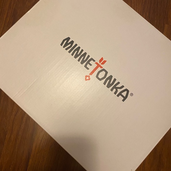 Minnetonka boots - Picture 2 of 3